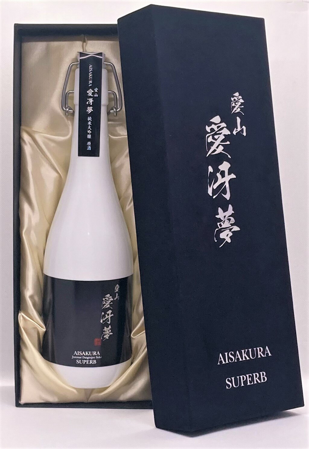 【ふるさと納税】越つかの酒造「愛冴夢」 純米大吟醸 原酒 720ml ”35％精米” 幻の酒米 「愛山」 贅沢に使用 ダイヤモンド 華やか 甘やか 甘さ スッキリ 濃厚 逸品 贈答 ギフト 日本酒 地酒 新潟県 阿賀野市 サムネイル3