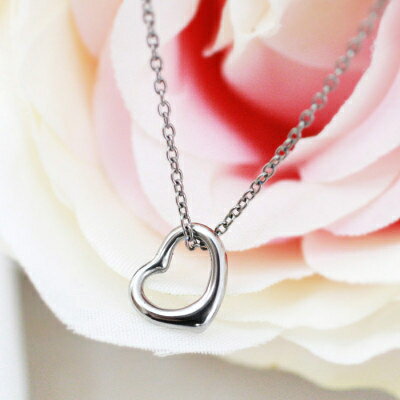 【ふるさと納税】純チタンオープンハートペンダント ハート ネックレス 変色しにくい ギフト かわいい 新潟県 弥彦村_アクセサリー ネックレス ファッション プレゼント ギフト 贈り物 贈答品 お祝い 記念日 誕生日【配送不可地域：沖縄県】【1288826】 サムネイル2