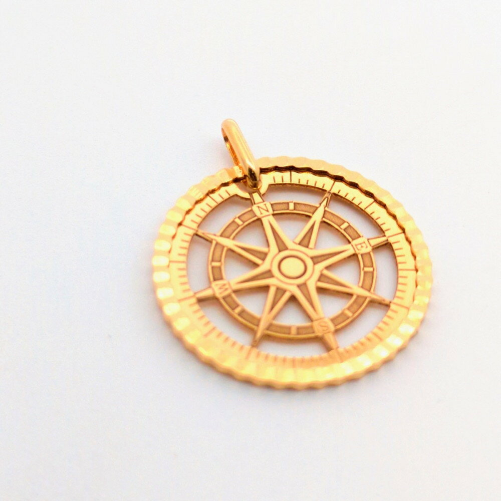 【ふるさと納税】【18金イエローゴールドネックレス 羅針盤ペンダントトップ グリームカット長小豆0.25φ 45cm】富山県 富山市 贈り物 おすすめ ギフト 記念 サムネイル2