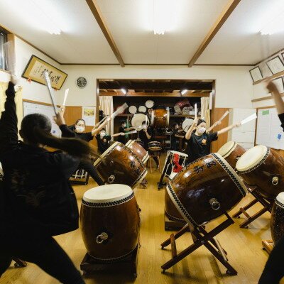 【楽土庵宿泊+越中いさみ太鼓見学付き】 夕朝食付;絹の部屋でやすらぎ、郷味和食を楽しむペア宿泊券【1446927】