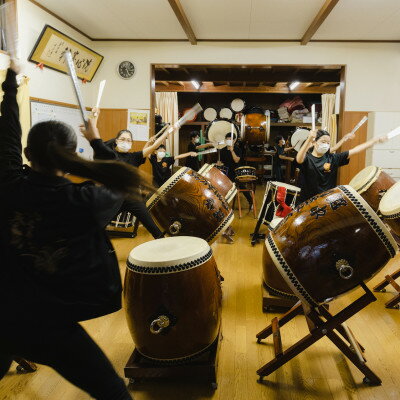 【楽土庵宿泊+越中いさみ太鼓見学付き】紙の部屋、夕朝食付き(スペシャルディナー)ペア宿泊券【1446931】