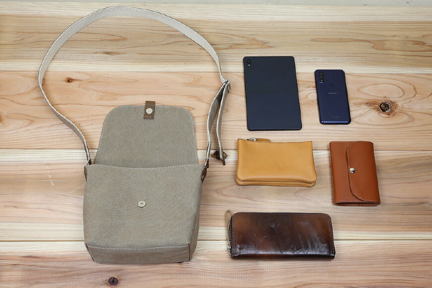 【ふるさと納税】 メッセンジャー バッグ S [アトリエSASSA 富山県 朝日町 34310372] ショルダー バッグ 小さめ 鞄 かばん カバン 帆布 革 おしゃれ 手作り シンプル レザー サムネイル2