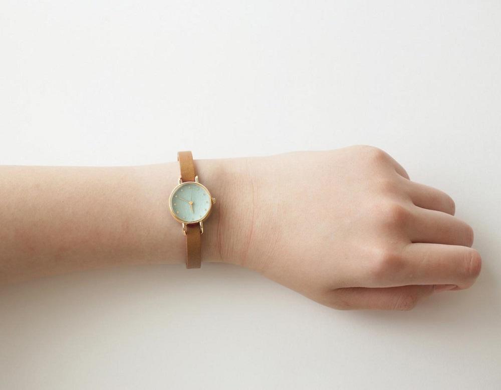 【ふるさと納税】はなもっこ　こないろ 水浅葱 レディース | 雑貨 日用品 時計 レディース腕時計 腕時計 レディース おしゃれ プレゼント ギフト 高級 ベルト 交換 軽量 化粧品 時計アクセサリー 防水 人おすすめ 送料無料 サムネイル3