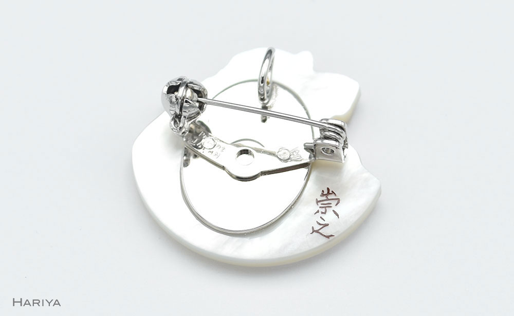 【ふるさと納税】丑蒔絵 白蝶貝ブローチ 蒔絵 漆 白蝶貝 丑 うし うるしアート ハンドメイド ブローチ アクセサリー ギフト 伝統工芸 工芸品 国産 能登半島地震復興支援 F6P-1149 サムネイル3