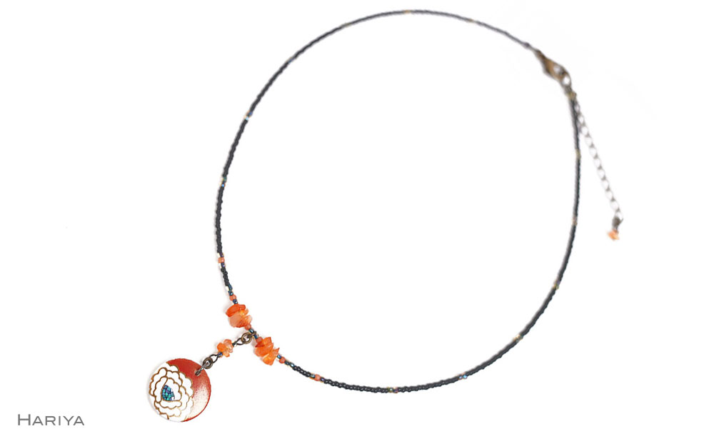 【ふるさと納税】牡丹蒔絵 白蝶貝ペンダント 赤めのう 牡丹 蒔絵 白蝶貝 うるしアート ハンドメイド ペンダント アクセサリー ギフト 伝統工芸 工芸品 国産 能登半島地震復興支援 F6P-1170 サムネイル3