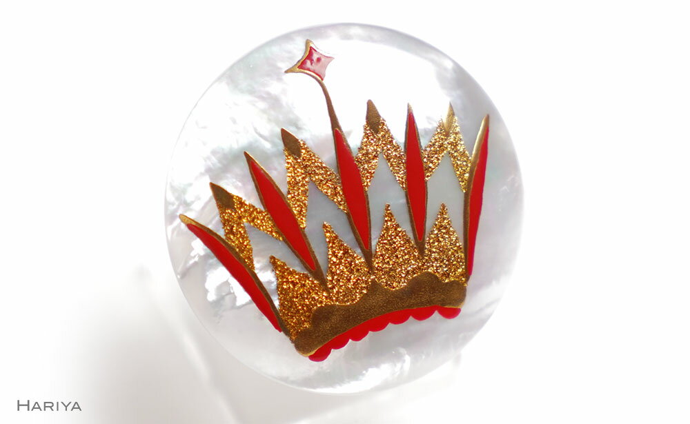 【ふるさと納税】クラウン蒔絵 白蝶貝ブローチ 蒔絵 漆 白蝶貝 クラウン 王冠 冠 うるしアート ハンドメイド ブローチ アクセサリー ギフト 伝統工芸 工芸品 国産 能登半島地震復興支援 F6P-1492 サムネイル3