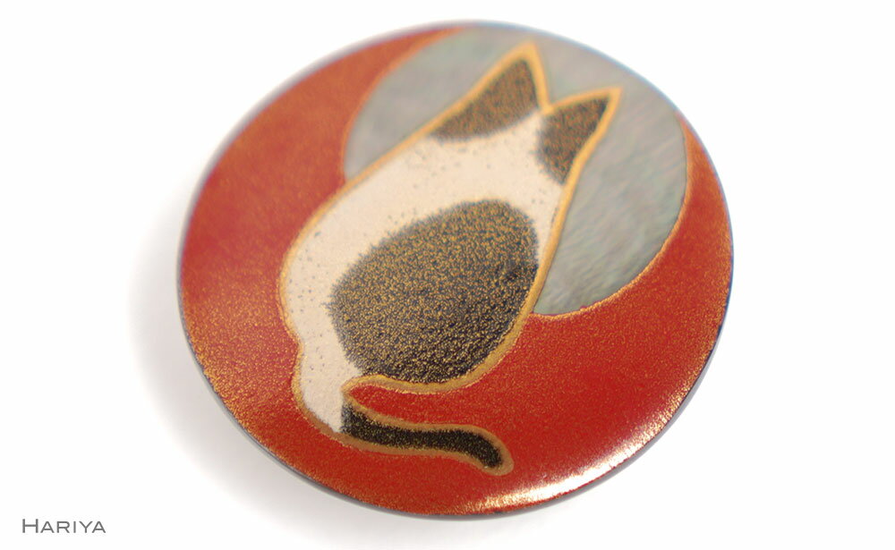 【ふるさと納税】猫に満月蒔絵 黒蝶貝ブローチ 蒔絵 漆 黒蝶貝 猫 ねこ うるしアート ハンドメイド ブローチ アクセサリー ギフト 伝統工芸 工芸品 国産 能登半島地震復興支援 F6P-1502 サムネイル3
