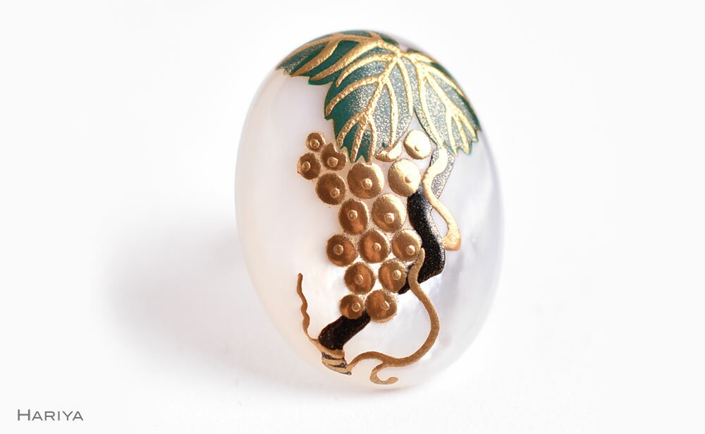 【ふるさと納税】ぶどう蒔絵 白蝶貝ピンブローチ 桐箱付き 蒔絵 漆 白蝶貝 葡萄 ぶどう ブドウ ピンブローチ アクセサリー ギフト 伝統工芸 工芸品 国産 能登半島地震復興支援 F6P-1550 サムネイル2