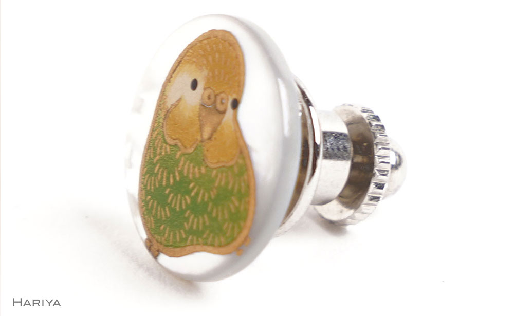 【ふるさと納税】セキセイインコ蒔絵 ピンブローチ 緑 桐箱付き 蒔絵 漆 蝶貝 セキセイインコ インコ ハンドメイド アクセサリー ギフト 伝統工芸 工芸品 国産 能登半島地震復興支援 F6P-2090 サムネイル2