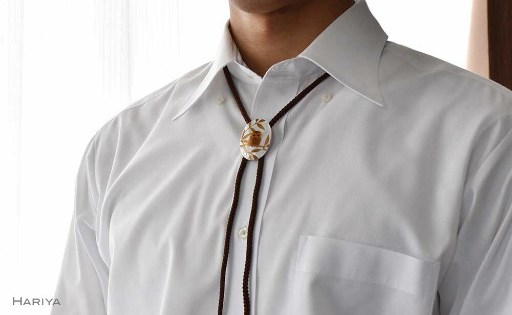 【ふるさと納税】ふくろう蒔絵 白蝶貝ループタイ ふくろう フクロウ 漆塗り 漆 蒔絵 白蝶貝 ハンドメイド ループタイ アクセサリー ギフト 伝統工芸 工芸品 国産 能登半島地震復興支援 F6P-2092 サムネイル3