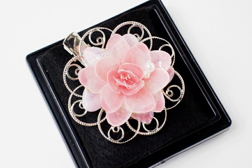 【ふるさと納税】 幸せを招く さくら貝華ブローチ [桜貝小貝くらふと 石川県 志賀町 AH4118] ブローチ さくら貝 桜貝 アクセサリー サムネイル2