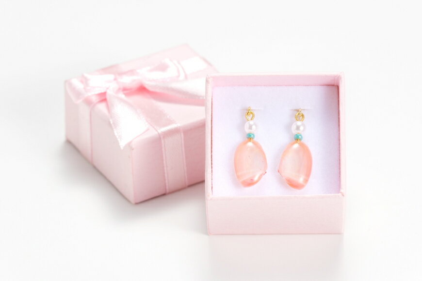 【ふるさと納税】 幸せを呼ぶ桜貝ピアス [キダニ 石川県 志賀町 AL4105] アクセサリー ピアス さくら貝 桜貝 かわいい サムネイル3