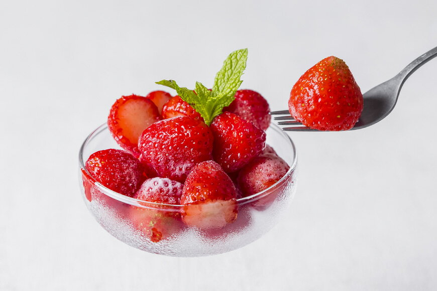 【ふるさと納税】 完熟 冷凍 志宝いちご 約1kg [モアショップヤマモト 石川県 宝達志水町 38600602] いちご 苺 イチゴ 冷凍いちご 冷凍苺 1キロ フルーツ 果物 フローズン ジュース ジャム レビューキャンペーン サムネイル2