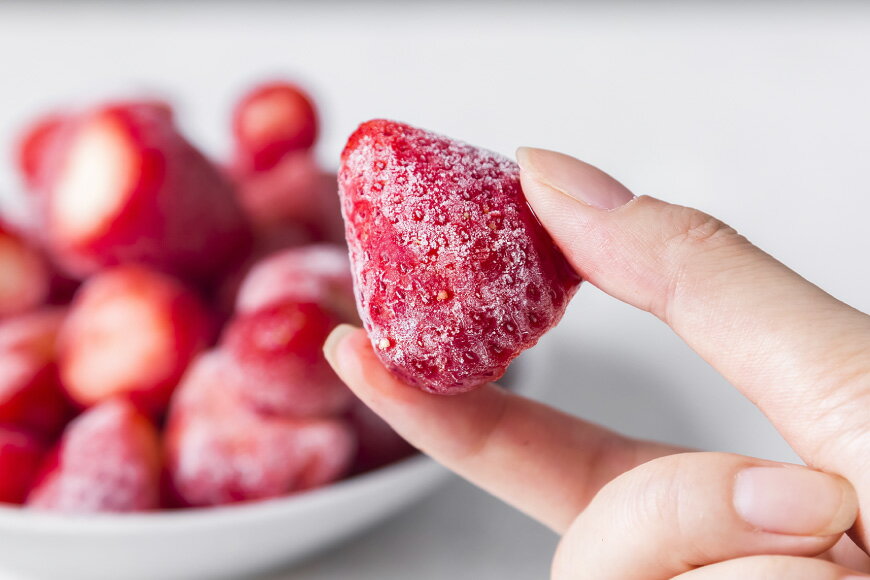 【ふるさと納税】 完熟 冷凍 志宝いちご 約1kg [モアショップヤマモト 石川県 宝達志水町 38600602] いちご 苺 イチゴ 冷凍いちご 冷凍苺 1キロ フルーツ 果物 フローズン ジュース ジャム レビューキャンペーン サムネイル3