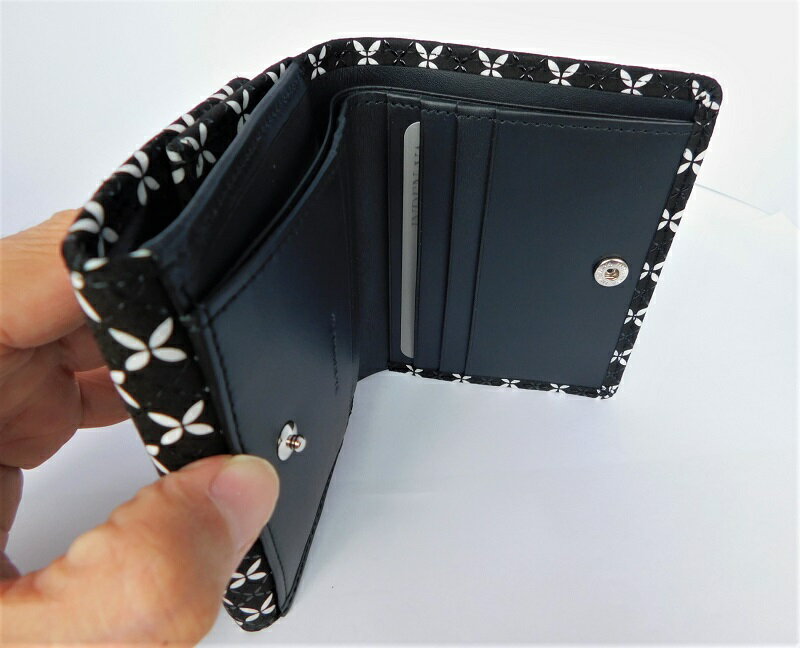 【ふるさと納税】 財布 札入 二つ折 印伝 メンズ 鹿革 甲州印伝 そよか 革 工芸品 黒 白 漆 k001-380 サムネイル3