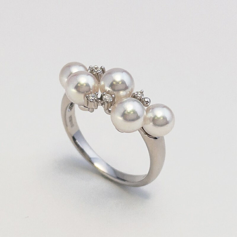 【ふるさと納税】＜ 甲府ジュエリー ＞ リング ダイヤモンド アコヤ 真珠 指輪 ジュエリー レディース アクセサリー パール K18 ホワイトゴールド ゴージャス 0.06カラット ギフト プレゼント 誕生日 ラッピング ケース付 鑑別書付 保証書付 k001-526 サムネイル3