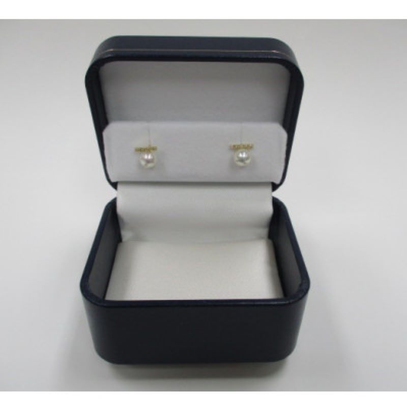 【ふるさと納税】＜ 甲府ジュエリー ＞ ピアス ジュエリー レディース アクセサリー ダイヤモンド 計0.06ct あこや真珠 6.5〜7mm珠 K18 イエローゴールド シンプル ジュエリーケース付 鑑別書付 保証書付 k072-028 サムネイル3