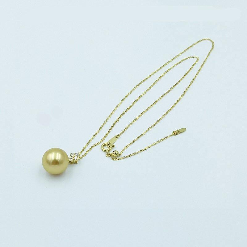 【ふるさと納税】＜ 甲府ジュエリー ＞ ペンダント ネックレス 白蝶真珠 オーロラ茶金 レディース ジュエリー アクセサリー ダイヤモンド K18 イエローゴールド 0.1ct 鑑別書付 保証書付 ケース付 ギフトバック付 k102-082 サムネイル3