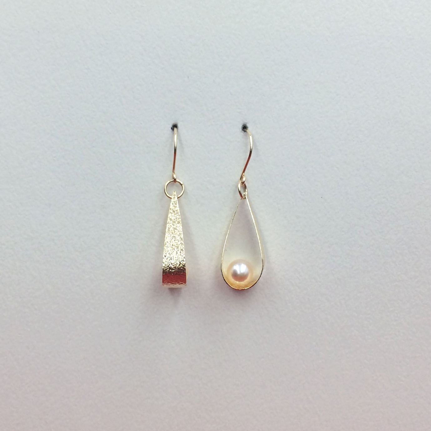 【ふるさと納税】＜ 甲府ジュエリー ＞ ピアス ジュエリー アクセサリー あこや真珠 K18 イエローゴールド 槌目仕上げ ギフトバック ジュエリーケース付 保証書付 k102-046 サムネイル2