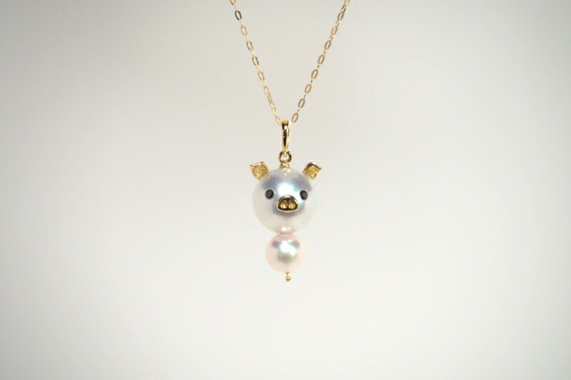 【ふるさと納税】＜ 甲府ジュエリー ＞ ペンダント ジュエリー アクセサリー モチーフペンダント K18 あこや真珠 南洋真珠 ぶた アニマル 誕生石 ブラックダイヤモンド 6月生 ジュエリーケース付 保証書付 k111-003 サムネイル2