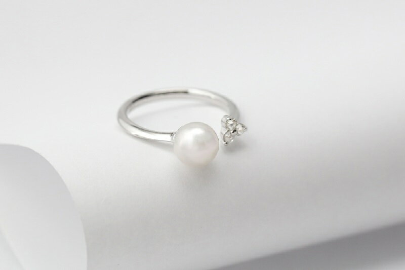【ふるさと納税】＜ 甲府ジュエリー ＞ 指輪 リング ジュエリー アクセサリー レディース アコヤ パール 真珠 ホワイトサファイア シルバー フリーサイズ おしゃれ ジュエリーケース付 保証書付 k118-080 サムネイル3