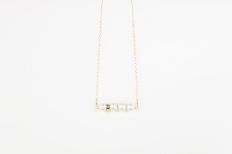 【ふるさと納税】 ＜ 甲府ジュエリー ＞ ネックレス ペンダント ジュエリー レディース アクセサリー 選べる地金 K18 プラチナ アコヤ真珠 9mm 上質 大粒 シンプル ライン 華やか 前で着け外し 簡単操作 オシャレ 使いやすい ジュエリーケース付 保証書付 k118-084 サムネイル3