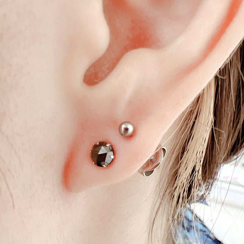 【ふるさと納税】＜ 甲府ジュエリー ＞ ピアス ダイヤ ジュエリー アクセサリー レディース メンズ 一粒 ブラックダイヤ 0.7カラット シンプル スーパーローズ カット プラチナ ギフト プレゼント ジュエリーケース付 鑑別書付 保証書付 k132-006 - 画像3