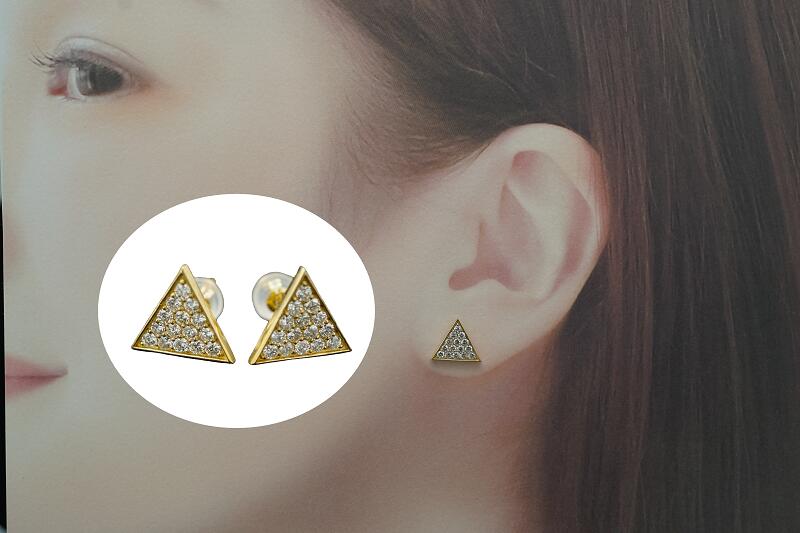 【ふるさと納税】＜ 甲府ジュエリー ＞ ピアス レディース ジュエリー アクセサリー ラボグロウン ダイヤモンド 人工 0.5ct K18 YG 三角 ジュエリーケース付 鑑別書付 保証書付 k163-030 サムネイル2