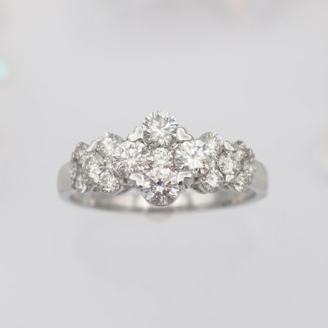 【ふるさと納税】＜ 甲府ジュエリー ＞ リング 指輪 レディース ジュエリー アクセサリー ダイヤモンド 計1.0ct 大粒 天然 プラチナ エレガント おしゃれ ギフト プレゼント ジュエリーケース付 鑑別書付 保証書付 k168-105 サムネイル2