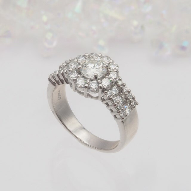 【ふるさと納税】＜ 甲府ジュエリー ＞ リング 指輪 レディース ジュエリー アクセサリー ダイヤモンド 計1.5ctUP 天然 大粒 プラチナ エレガント おしゃれ ギフト プレゼント ジュエリーケース付 鑑別書付 保証書付 k168-107 サムネイル3