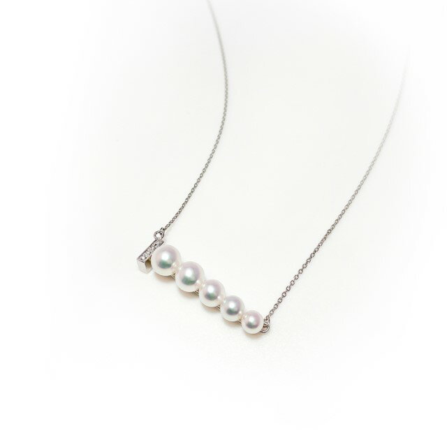 【ふるさと納税】＜ 甲府ジュエリー ＞ ネックレス ペンダント ジュエリー レディース アクセサリー ダイヤモンド 0.02ct 天然 アコヤ真珠 K18 ホワイトゴールド グラデーション フォーマル 上質 ギフト プレゼント 贈り物 ジュエリーケース付 鑑別書付 保証書付 k216-111 サムネイル3