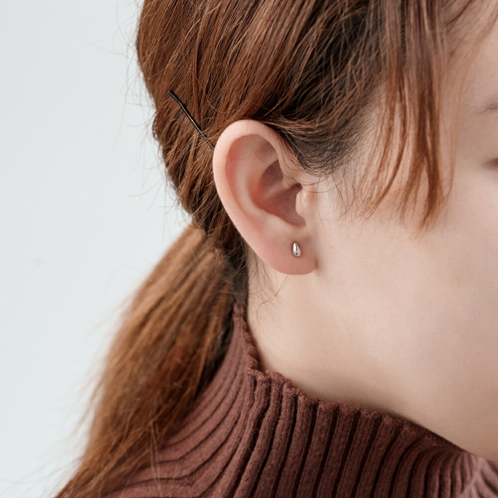 【ふるさと納税】＜ 甲府ジュエリー ＞ ピアス ジュエリー レディース メンズ アクセサリー Pt900 プラチナ ドロップ ユニセックス 立体感 上品 オフィスシーン カジュアル ジェンダーレス ギフト プレゼント ジュエリーケース付 保証書付 k228-123 サムネイル3