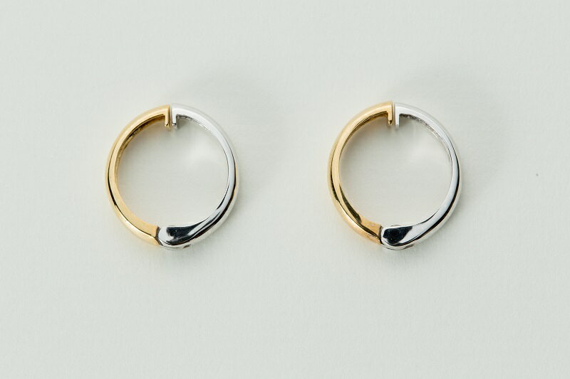 【ふるさと納税】＜ 甲府ジュエリー ＞ イヤリング ピアス ジュエリー レディース アクセサリー K18 YG WG 18金 イエローゴールド ホワイトゴールド イヤーカフ リバーシブル ギフト プレゼント ジュエリーケース付 保証書付 k181-023 サムネイル3