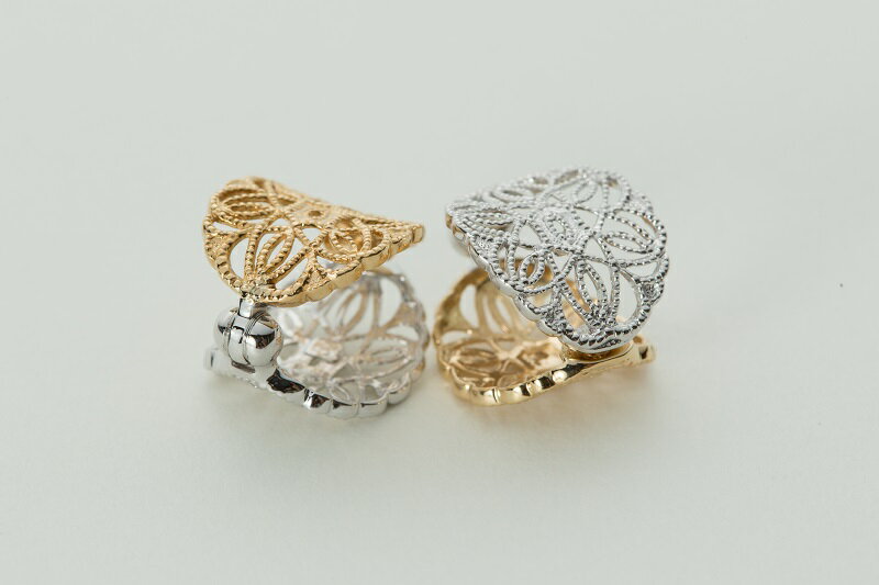 【ふるさと納税】＜ 甲府ジュエリー ＞ イヤリング ピアス ジュエリー レディース アクセサリー K18 YG WG 18金 イエローゴールド ホワイトゴールド イヤーカフ リバーシブル ギフト プレゼント ジュエリーケース付 保証書付 k181-025 サムネイル3