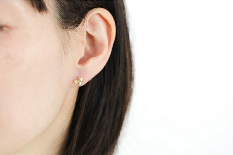 【ふるさと納税】＜ 甲府ジュエリー ＞ ピアス ジュエリー レディース メンズ アクセサリー ダイヤモンド 0.02ct 18金 K18 イエローゴールド スタッド 日常使い BLOCKデザイン ハンドメイド 巾着付 保証書付 k244-026 サムネイル3
