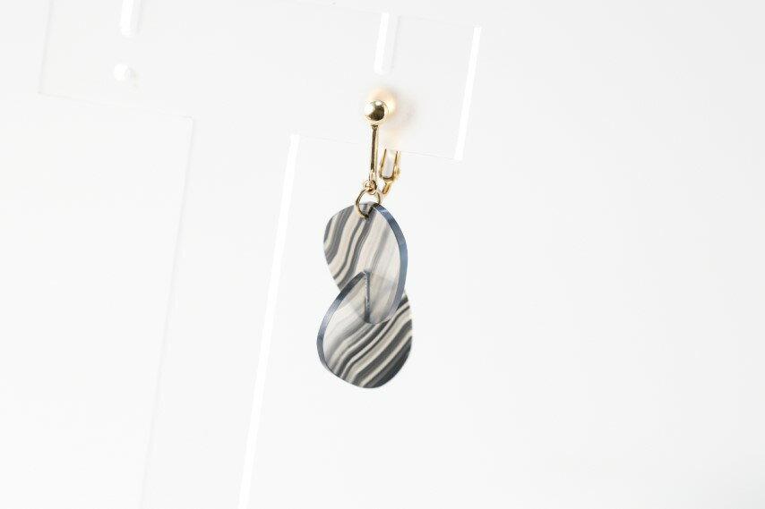 【ふるさと納税】＜ 甲府ジュエリー ＞ イヤリング ジュエリー レディース アクセサリー K10 YG イエローゴールド 天然石 メノウ 選べる カラー ブラウン ブラック ブルー 組子 化粧箱付 保証書付 k244-041 サムネイル3