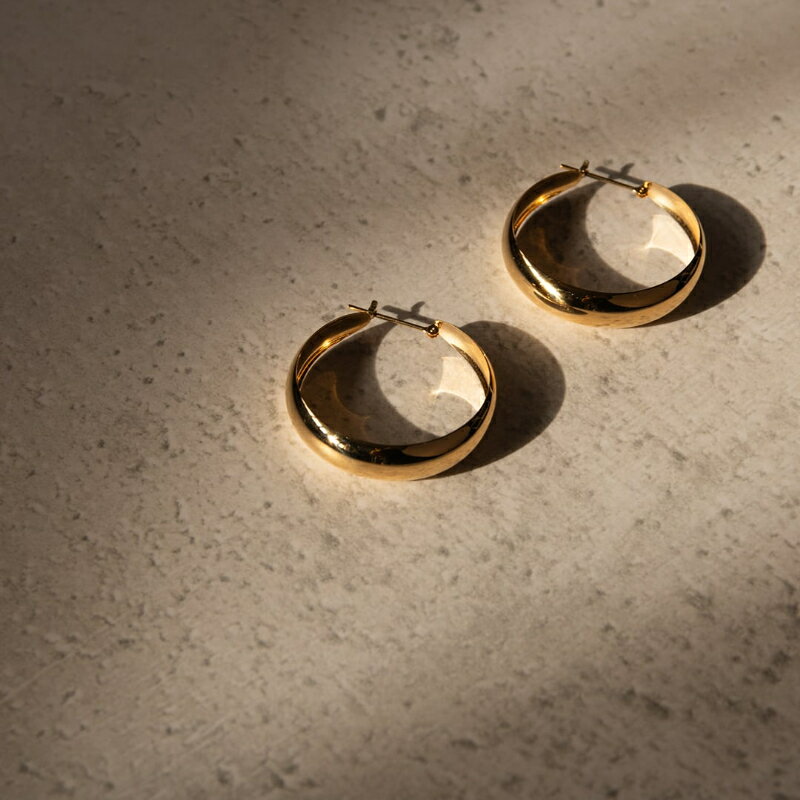 【ふるさと納税】＜ 甲府ジュエリー ＞ ピアス ジュエリー レディース アクセサリー K18 イエローゴールド フープピアス 丸みフォルム ギフト プレゼント ラッピング ジュエリーケース付 保証書付 k199-024 サムネイル3