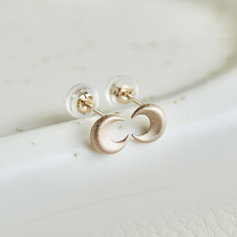 【ふるさと納税】＜ 甲府ジュエリー ＞ ピアス ジュエリー レディース アクセサリー ムーン 月 K10 イエローゴールド 艶消し マット仕上げ シンプルモダン ギフト プレゼント ジュエリーケース付 保証書付 k247-015 サムネイル2