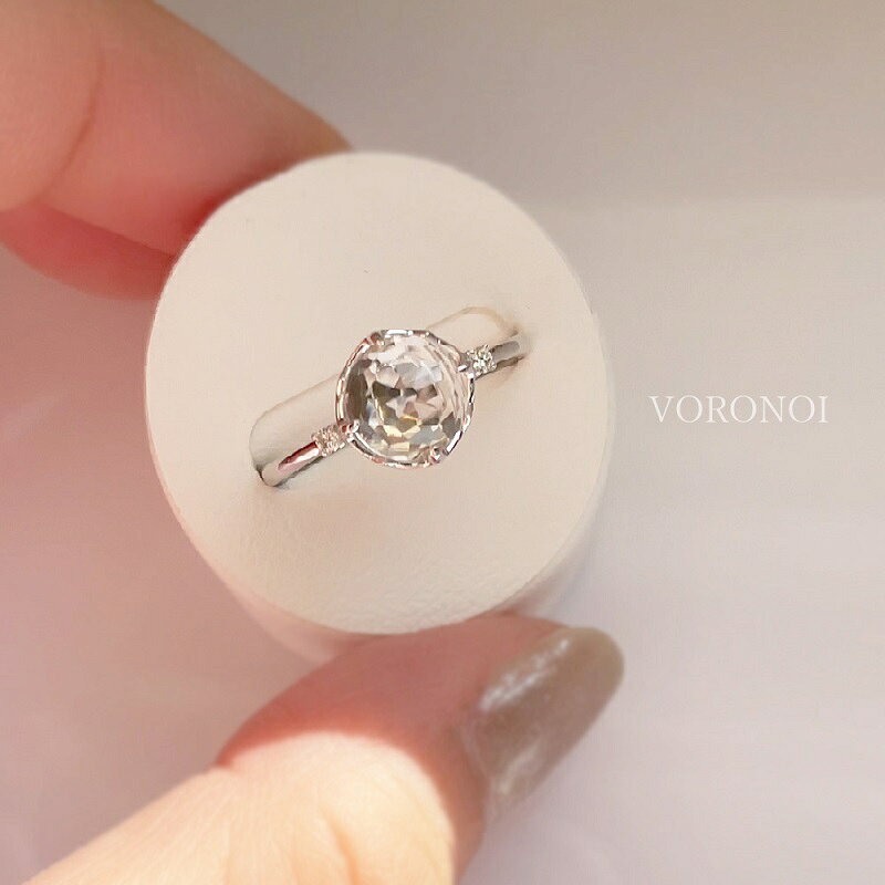 【ふるさと納税】＜ 甲府ジュエリー ＞ リング 指輪 ダイヤモンド ジュエリー アクセサリー レディース 0.02ct K10WG ホワイトゴールド クリアクォーツ フラワーカット VORONOI ジュエリーケース付 保証書付 k246-004 サムネイル3