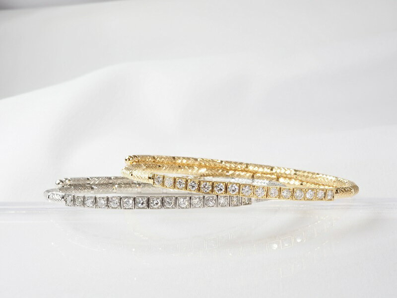 【ふるさと納税】＜ 甲府ジュエリー ＞ バングル ブレスレット ダイヤモンド ジュエリー アクセサリープラチナ 18金 イエローゴールド 0.50ct 選べる2色 形状記憶 ジュエリーケース付 保証書付 鑑別書付 k257-024 サムネイル2