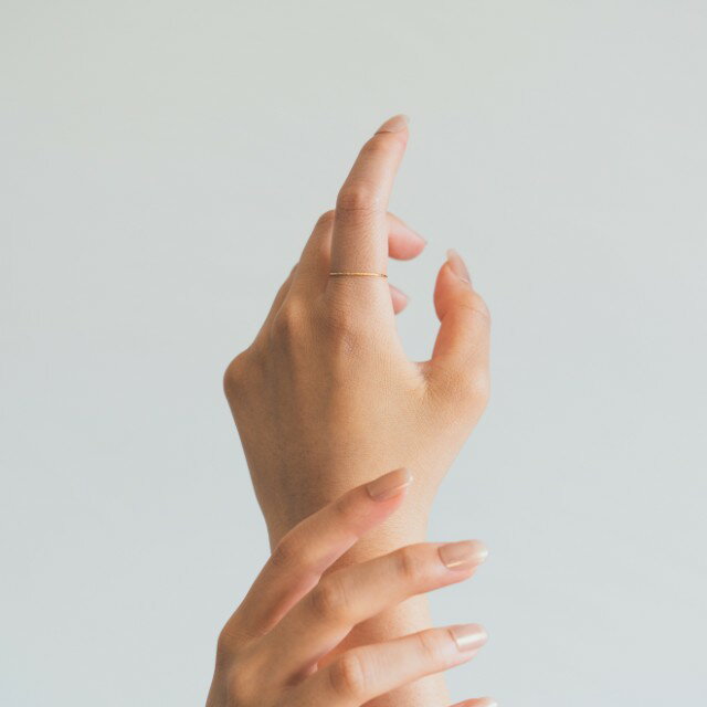 【ふるさと納税】＜ 甲府ジュエリー ＞ リング 指輪 ジュエリー レディース アクセサリー K18 イエローゴールド 上質な輝き 繊細 シンプル ハンドメイド ギフト プレゼント ギフトボックス付 保証書付 k220-109 サムネイル3