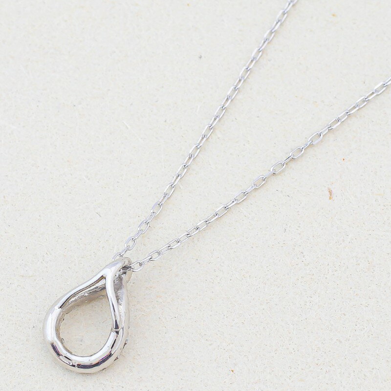 【ふるさと納税】＜ 甲府ジュエリー ＞ ネックレス ペンダント ジュエリー レディース アクセサリー 天然 ダイヤモンド 0.08ct 選べる地金 PT900 プラチナ K18 ホワイトゴールド 大人 お洒落 シンプル 贅沢 4月 誕生石 ジュエリーケース付 ギフトバック付 保証書付 k295-013 サムネイル3