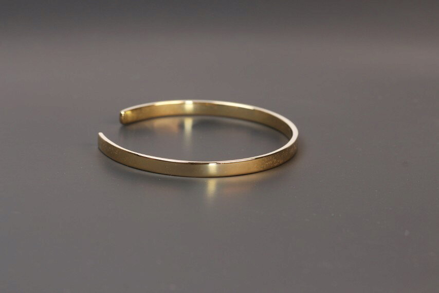 【ふるさと納税】＜ 甲府ジュエリー ＞ バングル ブレスレット ジュエリー メンズ アクセサリー K18 イエローゴールド 大人 平打ち モダン エレガンス シンプル ギフト プレゼント ジュエリーボックス付 保証書付 k344-026 サムネイル3