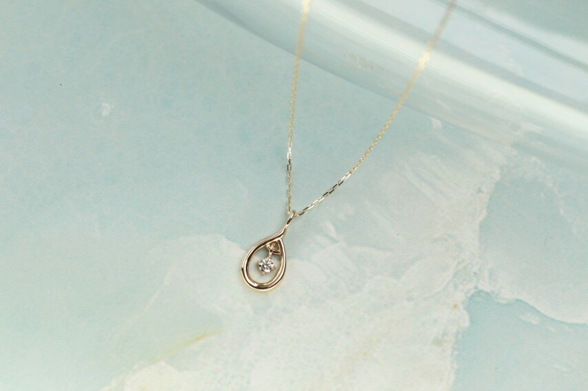 【ふるさと納税】＜ 甲府ジュエリー ＞ ネックレス ペンダント ジュエリー レディース アクセサリー チェーン K18 イエローゴールド ダイヤモンド 0.033ct 天然 小豆 約40cm ドロップデザイン プレゼント ジュエリーボックス付 鑑別書付 保証書付 k344-033 サムネイル2