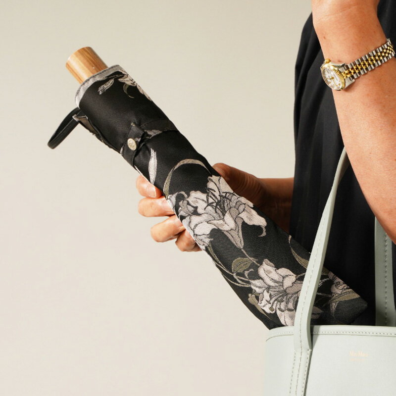 【ふるさと納税】【槙田商店】晴雨兼用折りたたみ傘　絵おり　百合　黒　傘　国産 日本製 ギフト 贈り物 父の日 母の日 敬老の日 記念日 誕生日　送料無料　おしゃれ サムネイル2