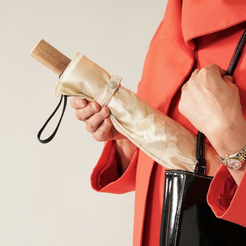 【ふるさと納税】【槙田商店】晴雨兼用折りたたみ傘　絵おり　百合　ベージュ　国産 日本製 ギフト 贈り物 父の日 母の日 敬老の日 記念日 誕生日　送料無料　おしゃれ サムネイル2