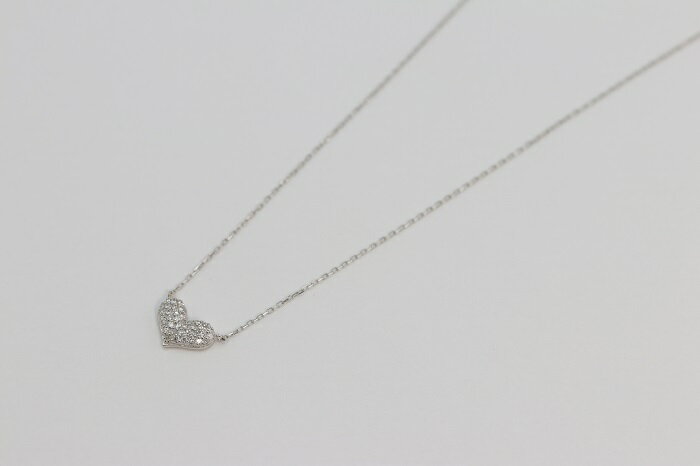 【ふるさと納税】 Pt900 メレーダイヤ 37個 0.19ct ハート型 ペンダントネック Islauth9 [slauth 山梨県 韮崎市 20743429] アクセサリー ネックレス ジュエリー ダイヤ シンプル おしゃれ ハート プレゼント ギフト 贈りもの 贈答 サムネイル2