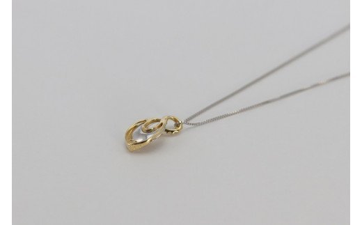 【ふるさと納税】 K18/K18WG ダイヤ 1個石 メレーダイヤ 7個のペンダント Islauth12 [slauth 山梨県 韮崎市 20743432] アクセサリー ネックレス ジュエリー ダイヤ シンプル おしゃれ プレゼント ギフト 贈りもの 贈答 サムネイル3