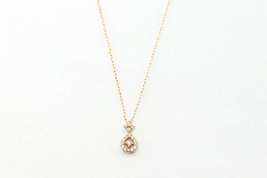 【ふるさと納税】 ペンダント K10YG ダイヤメレー数付 Islauth40 [slauth 山梨県 韮崎市 20743198] アクセサリー ネックレス ジュエリー ダイヤ シンプル おしゃれ プレゼント ギフト 贈りもの 贈答 サムネイル2