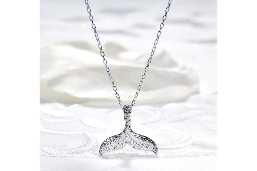 【ふるさと納税】 クジラ PT900 ダイヤ ペンダント ネックレス【f204-pt】 / オーダーメイドジュエリーメイ / 山梨県 韮崎市 [20743475] アクセサリー チャーム プラチナ ハワイ くじら 男女兼用 サムネイル3